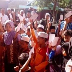 PK-IASS Grati Pasuruan Santuni 70 Yatama