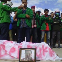 SALAT UNTUK KEMATIAN DEMOKRASI