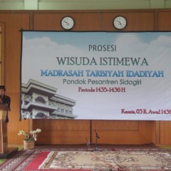 Wali Santri: “Kaget, Belum Setahun Mondok, Anak Saya Sudah Diwisuda”