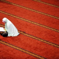 WANITA HAID BERDIAM DI MASJID
