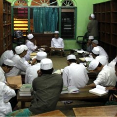 LMF dan Tim Tashhih Soroti Penggantian Paving di Pesarean PPS