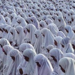 SHAF  WANITA BERADA DI SAMPING