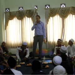 LPBAA Helat Training Bahasa Inggris dengan Native Speaker