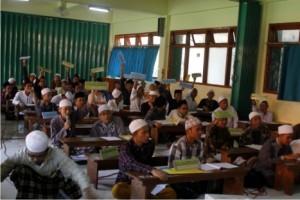 Suasana musyawarah berjalan seru dan alot di gedung Ar-Rofi'i.