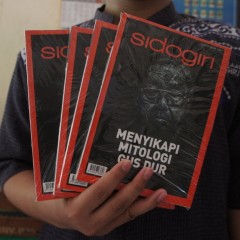 SIDOGIRI MEDIA Angkat Tema Utama “Menyikapi Mitologi GUS DUR”