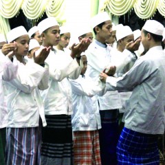 Pengurus Ubudiyah Gembleng Santri Baru dengan Praktek Shalat Massal