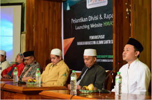 Semangat: Mas Samsul Arifin Munawwir mempresentasikan website resmi Hmass