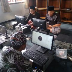 Desain Media Monoton,  Ust. Aziz; Lakukan Evolusi Desain!