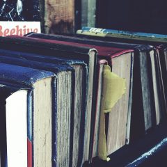 DeIslamisasi Buku Sejarah