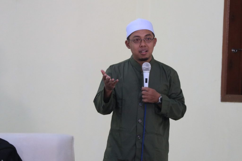 Seminar Mengkaji Pemikiran Syekh Muhammad Naquib Al-AttasSeminar Mengkaji Pemikiran Syekh Muhammad Naquib Al-AttasSeminar Mengkaji Pemikiran Syekh Muhammad Naquib Al-Attas